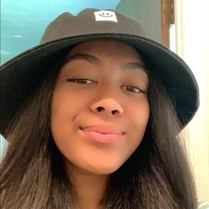 Meet your Posher, Ellie